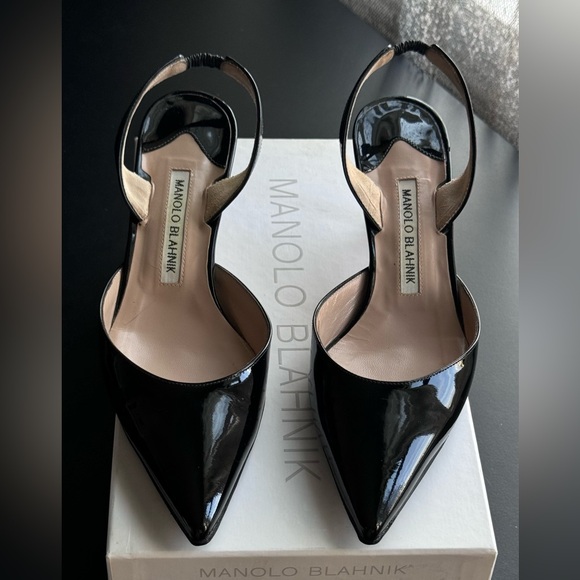 Manolo Blahnick Carolyne patent leather kitten heels - Picture 1 of 5